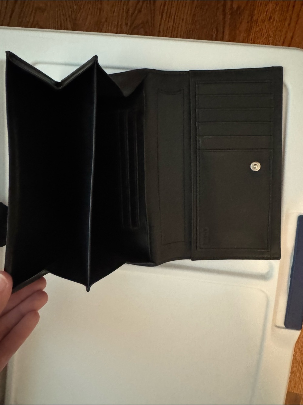 Tumi Black Leather Long Wallet with Metal Logo Plaque - Picture 6 of 6